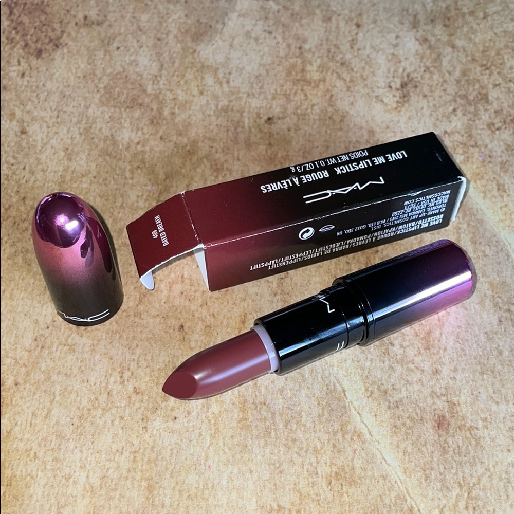 MAC NIB Love Me Lipstick BATED BREATH